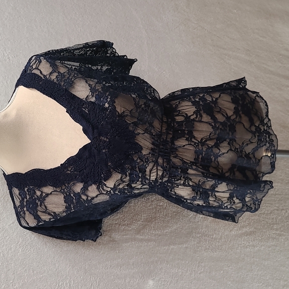 Wet seal lace top - Picture 1 of 4